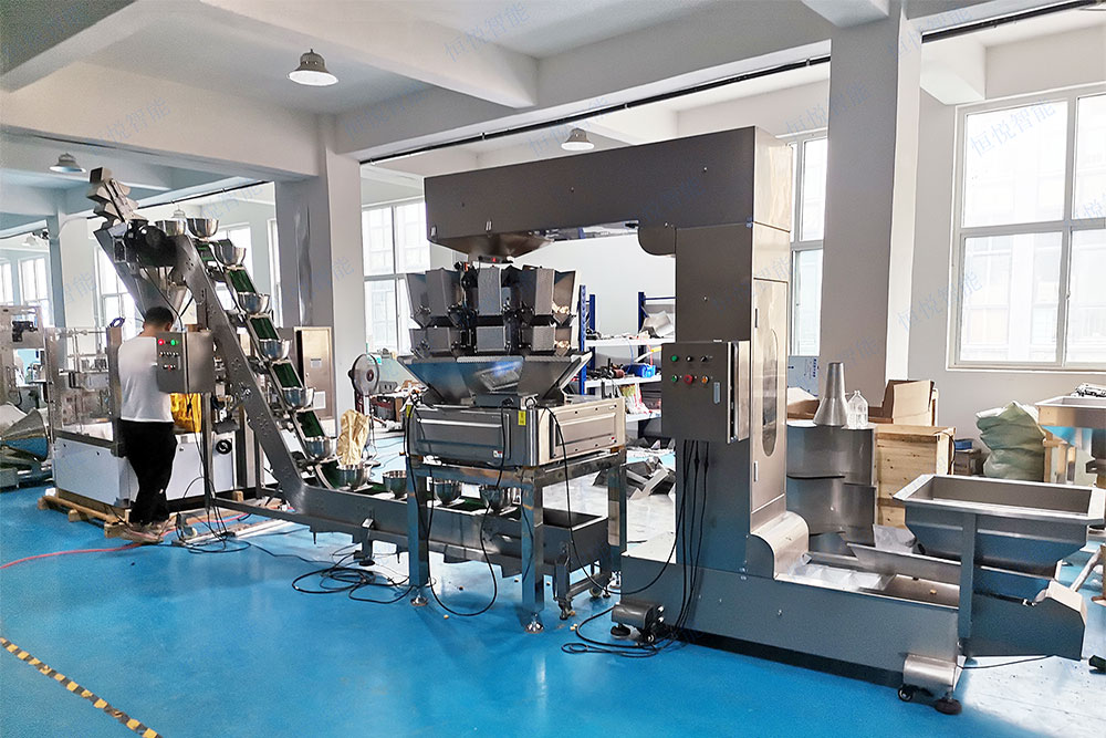 組合秤自動稱重包裝機是一種集成多斗組合稱重與自動包裝功能的自動化包裝設(shè)備