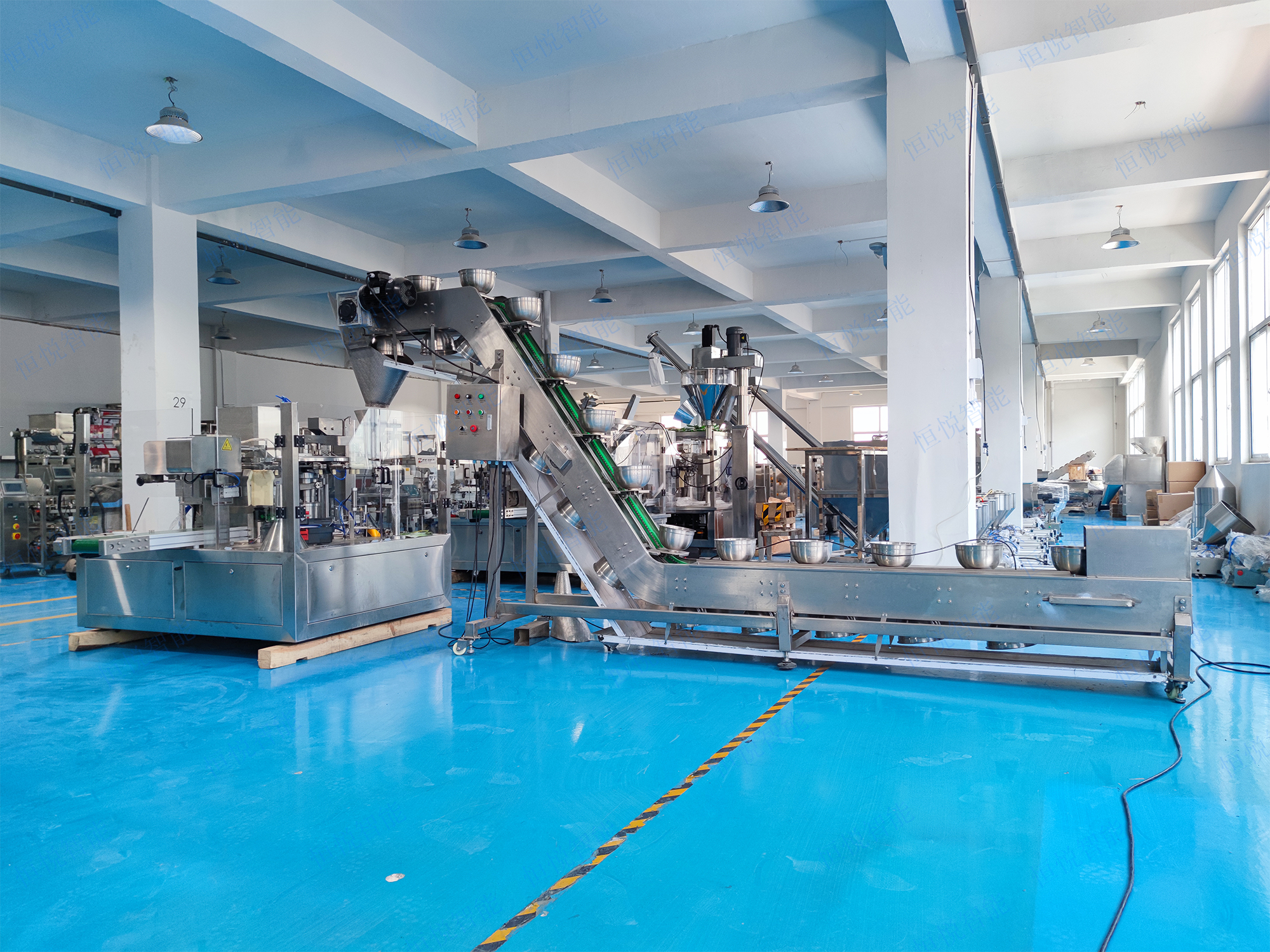 預(yù)制菜包裝機(jī)能實(shí)現(xiàn)高效、精準(zhǔn)、自動(dòng)化的包裝過程