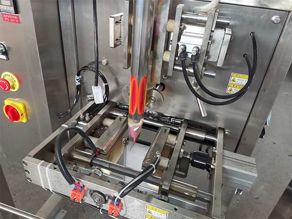 蒜蓉醬料包裝機封口