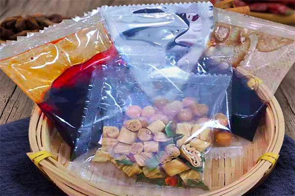 芝麻醬包、番茄醬包、骨湯料包可采用高湯醬料包裝機(jī)