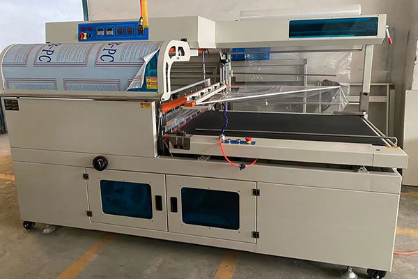 全自動(dòng)熱收縮包裝機(jī)處理后的物品能密封、防潮、防污染